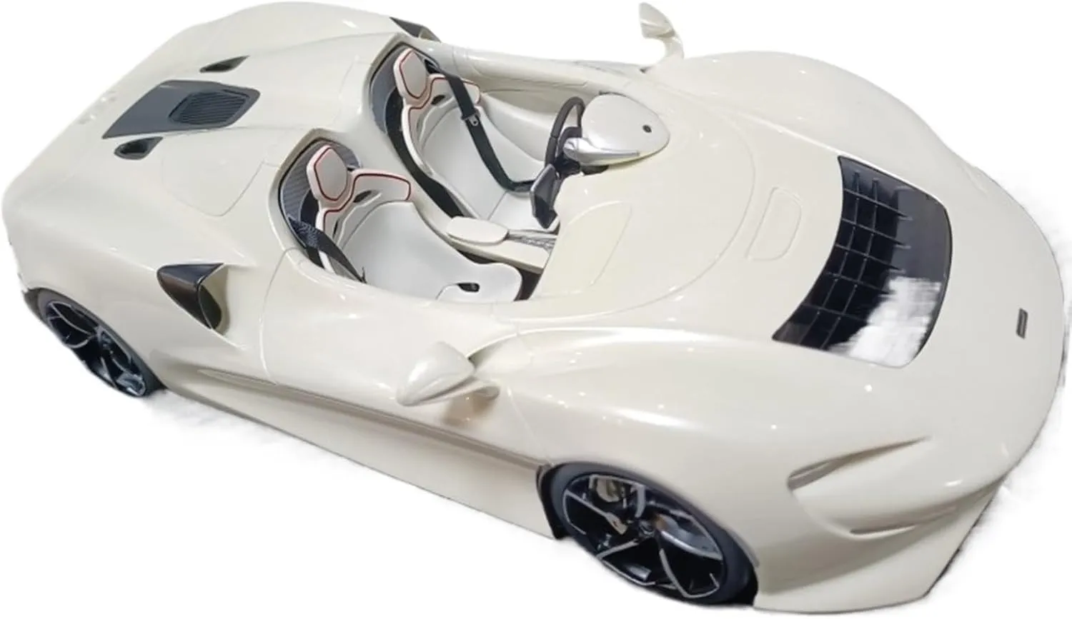 Die Cast Vehicle 1/18 for McLaren Elva 2022 Pearl White Supercar Model Diecast Metal Antique Classic Car Exquisite Car Models Mini Cars Replica