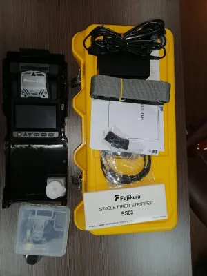 Fujikura New Model FSM-41S V-groove Alignment Welding Fusion Splicer with CT-08 Cleaver and other accessories.