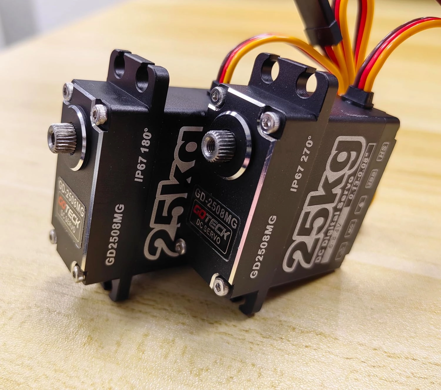 GOTECK 25KG Digital Servo,Large Torque 8.4V Full Metal Gear IP67 Waterproof Steering Servo with 25T Servo Horn for 1/8 1/10 1/12 RC Crawler Car,Robot,Boat,Truck Robot Parts (25KG(8.4V)-270°)