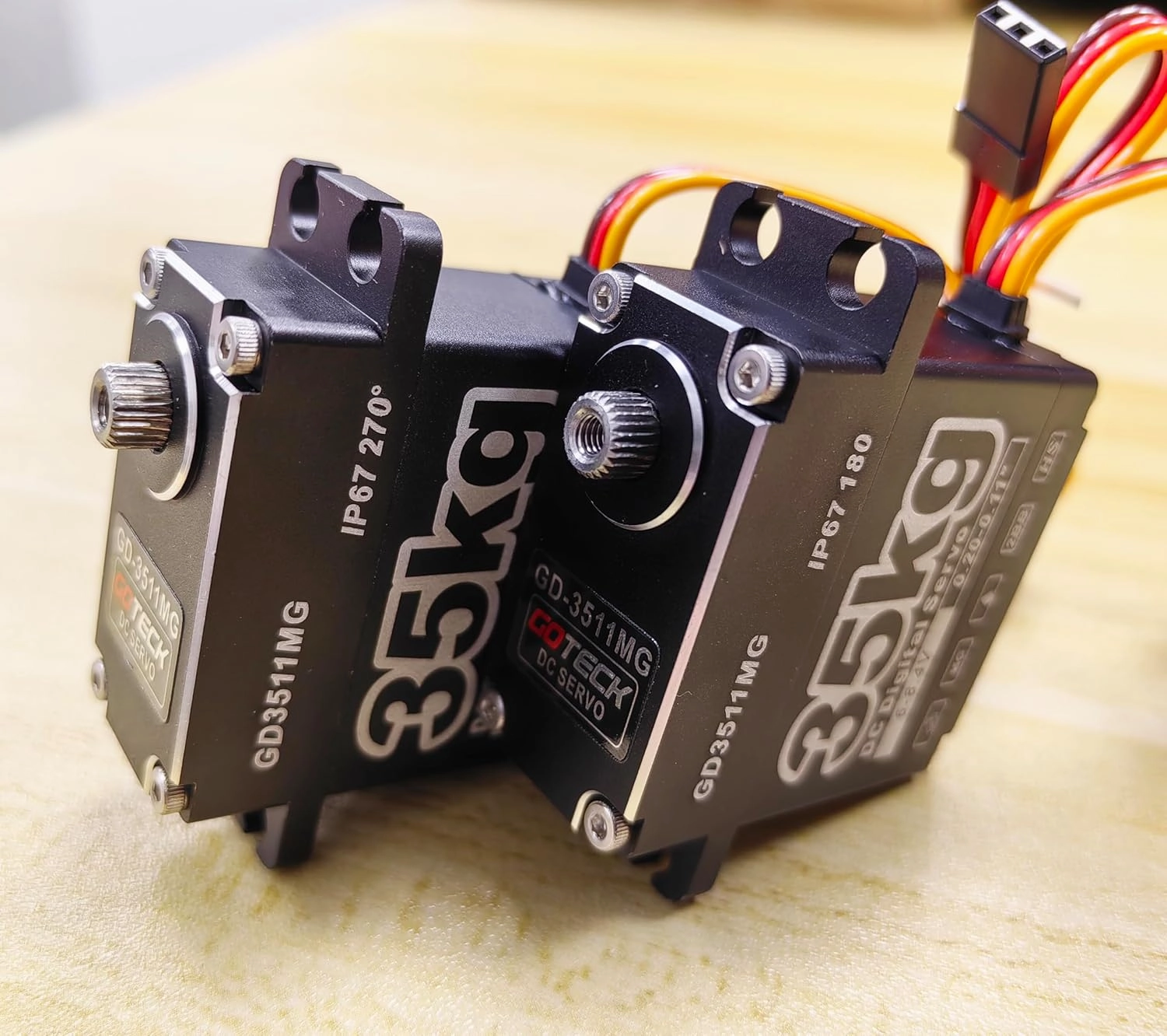 GOTECK 35KG Digital Servo,Large Torque 8.4V Full Metal Gear IP67 Waterproof Steering Servo with 25T Servo Horn for 1/8 1/10 1/12 RC Crawler Car,Robot,Boat,Truck Robot Parts (35KG(8.4V)-270°)