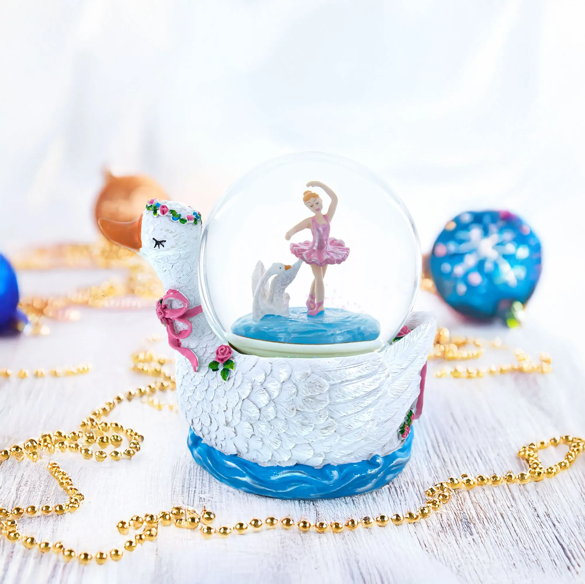 Graceful Swan Lake Ballet Musical Water Snow Globe