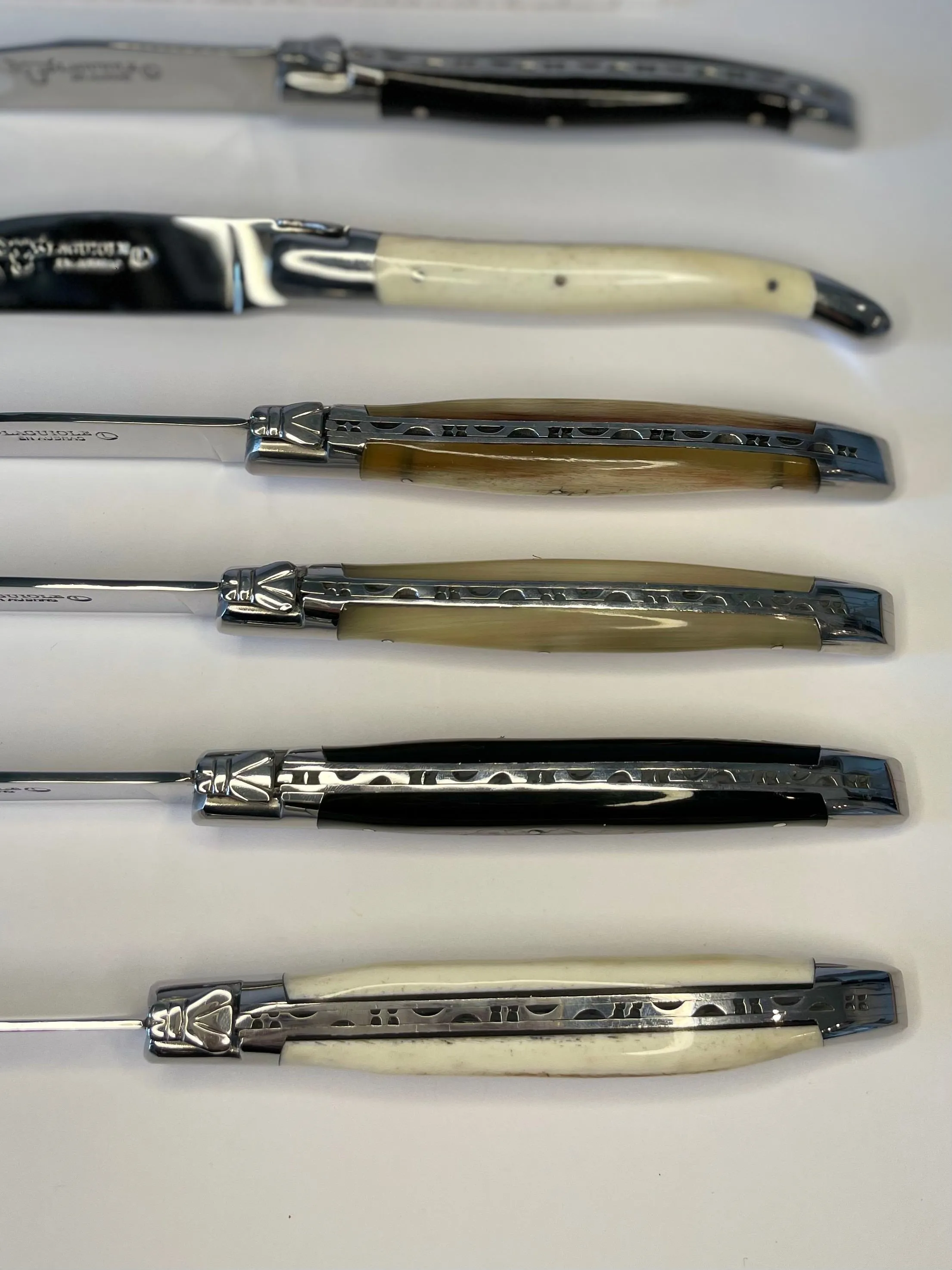 Laguiole en Aubrac Handcrafted 6-Piece Steak Knife Set with Mixed Horn Handles