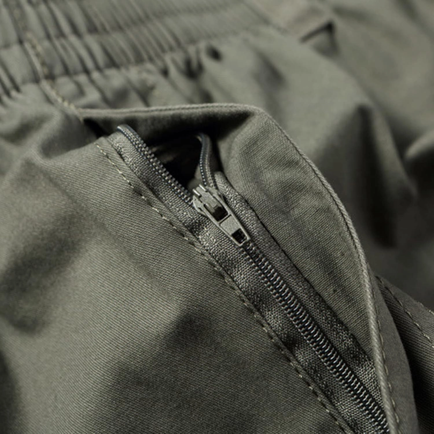 Mens Summer Shorts Loose Fit Cotton Elastic Waist Multi Pockets Cargo Shorts Fashion Outdoor Solid Beach Shorts