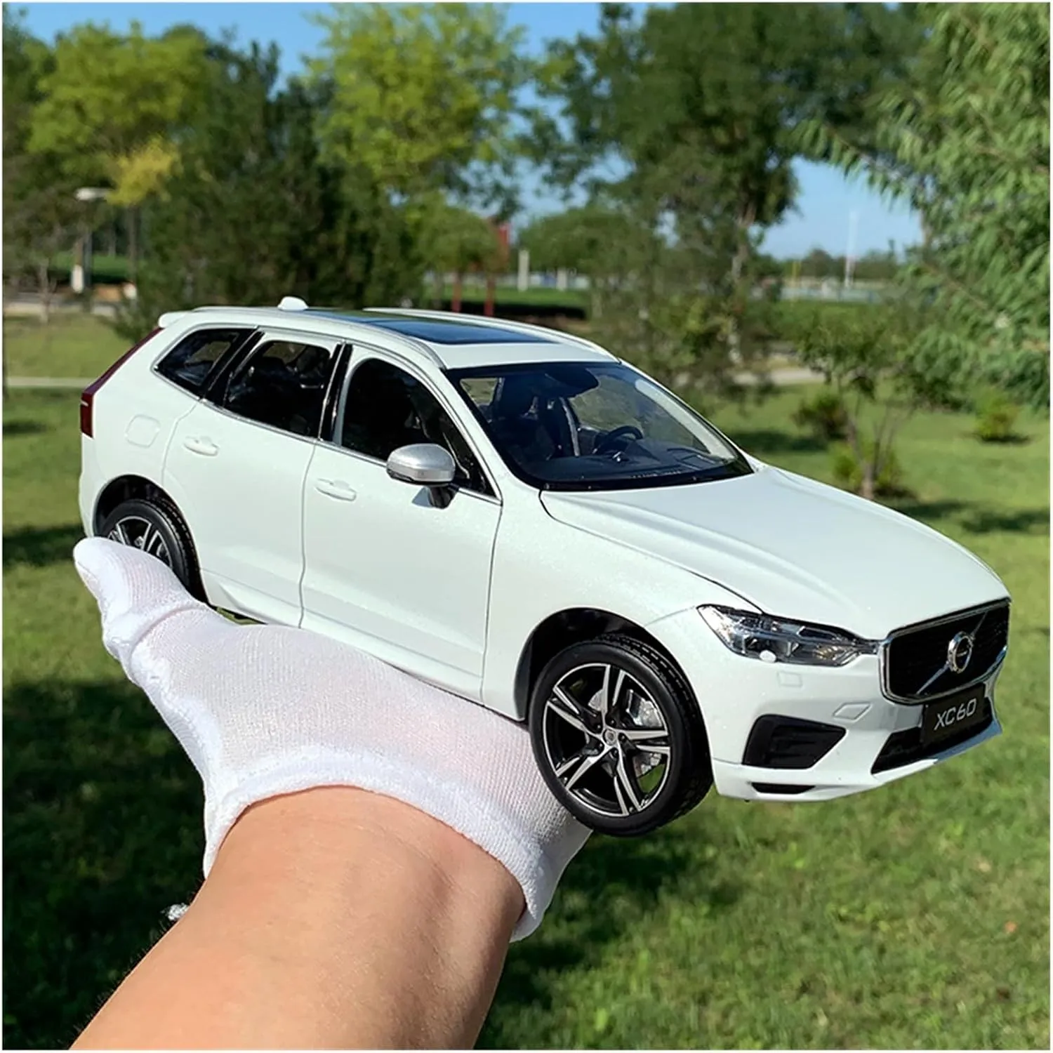 Metal Vehicles Toys 1:18 for Volvo XC60 Sport Edition Collectible Metal Car Model Alloy Home Decor Display Watch Home Or Office Décor(White)
