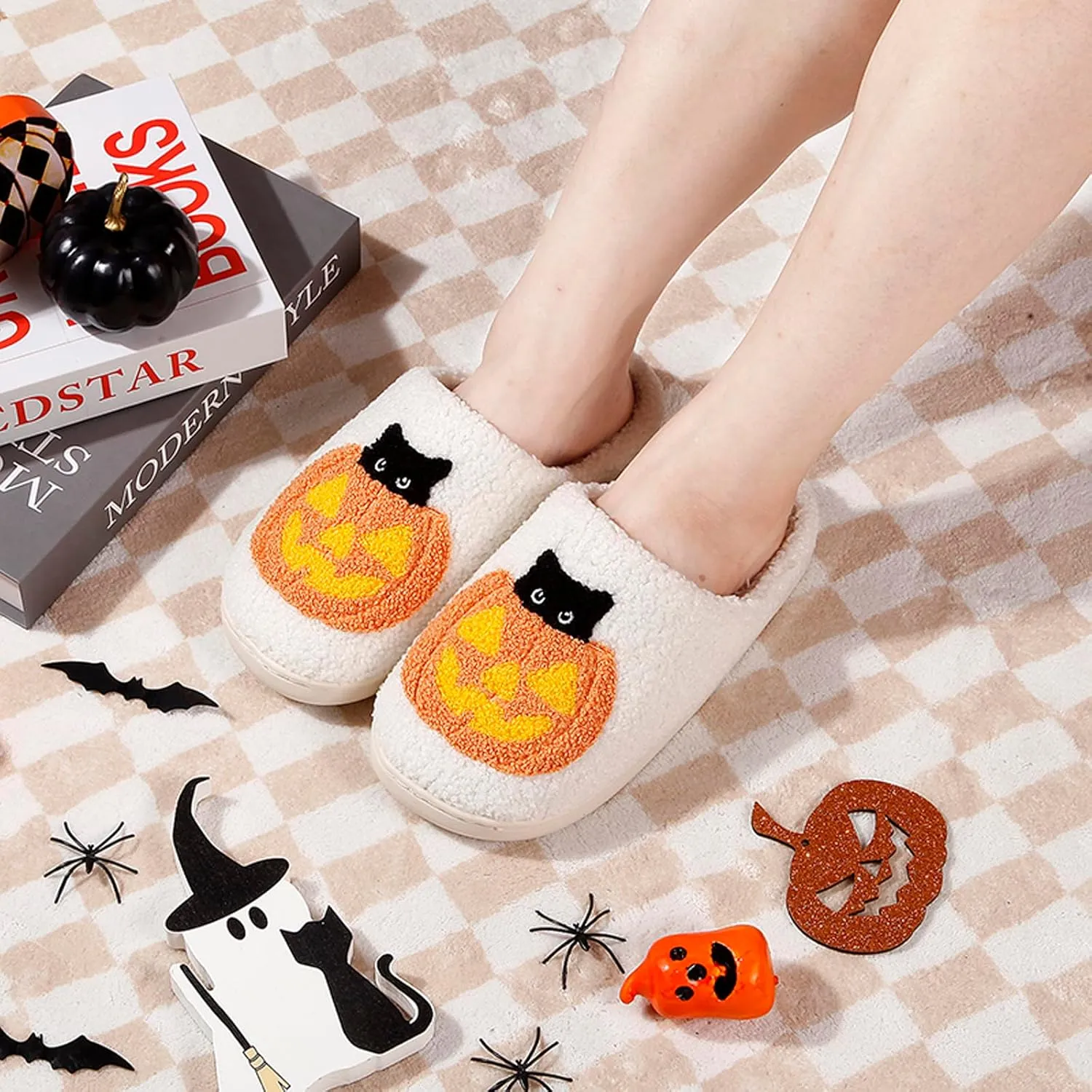 Pumpkin Slippers Halloween Slippers for Women Men House Shoes Spooky Slides Soft Warm Plush Couple Shoes