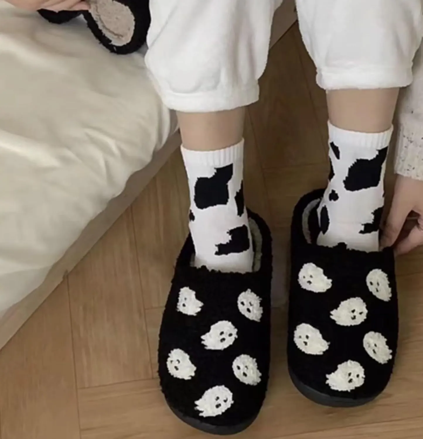 Pumpkin Slippers Halloween Slippers for Women Men House Shoes Spooky Slides Soft Warm Plush Couple Shoes