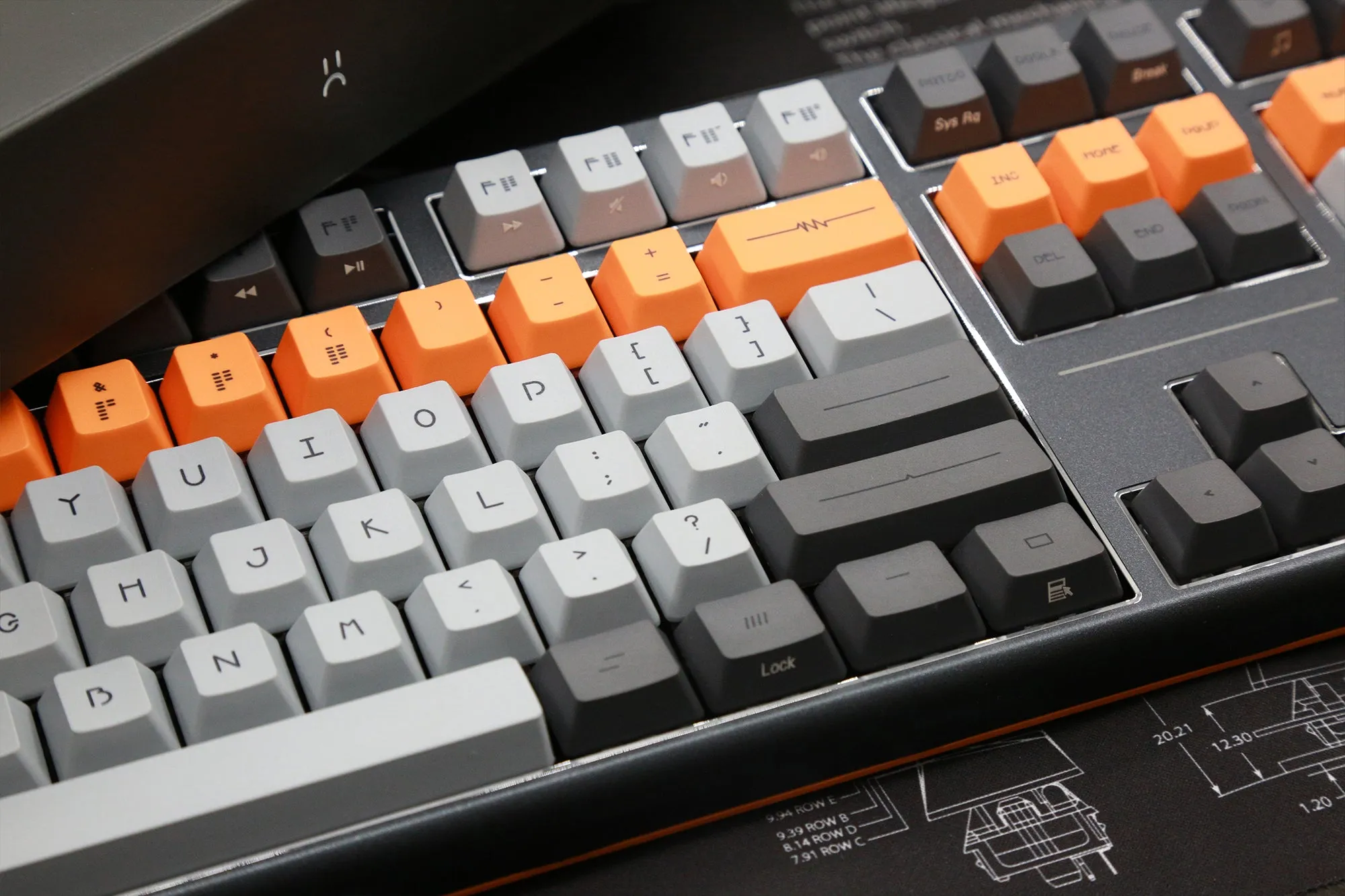 Varmilo Lure Series Lie Triple Mode Bluetooth   Wireless 2.4 GHz Mechanical Keyboard