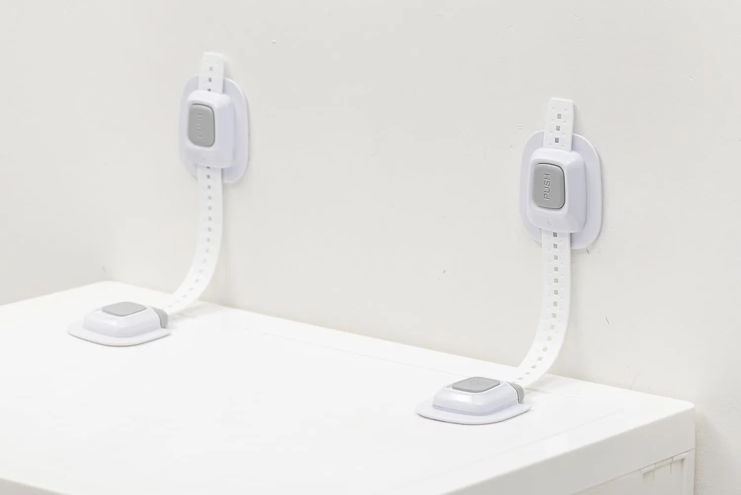 YEYA No Drill Anti Tip Furniture Adjustable Straps Wall Anchors for Baby Proofing (Upgraded 4P)